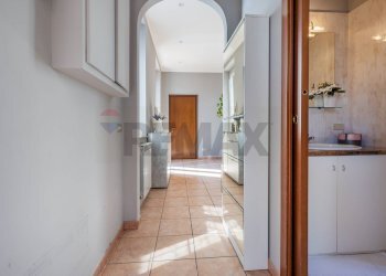 Hall / corridoio - Bilocale via Bosisio
 
12, Lonate Pozzolo - foto 15