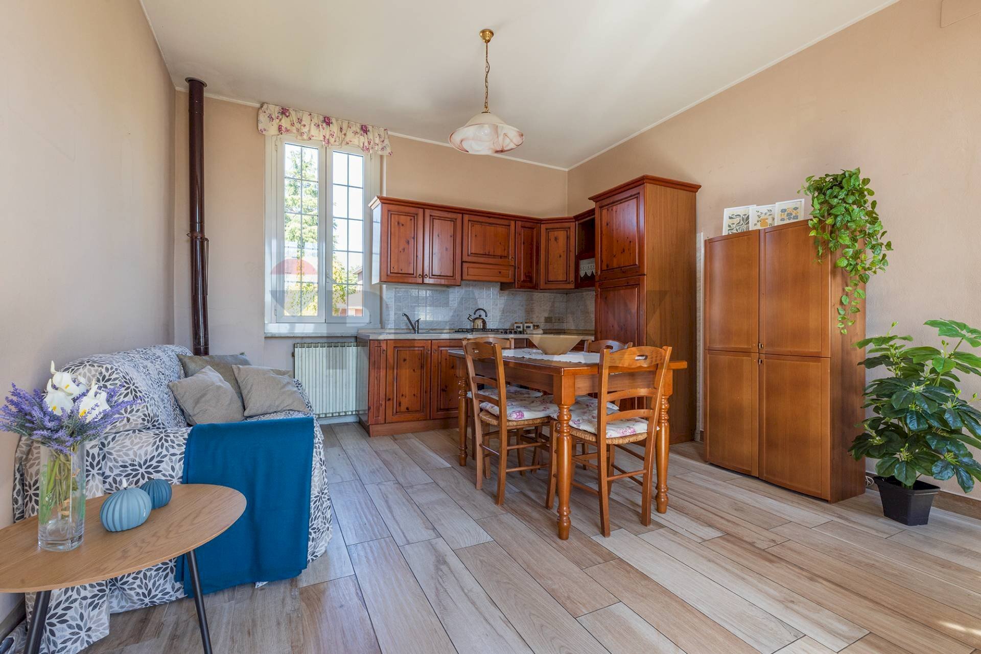 Sala da pranzo - Bilocale via Bosisio
 
12, Lonate Pozzolo - foto 3