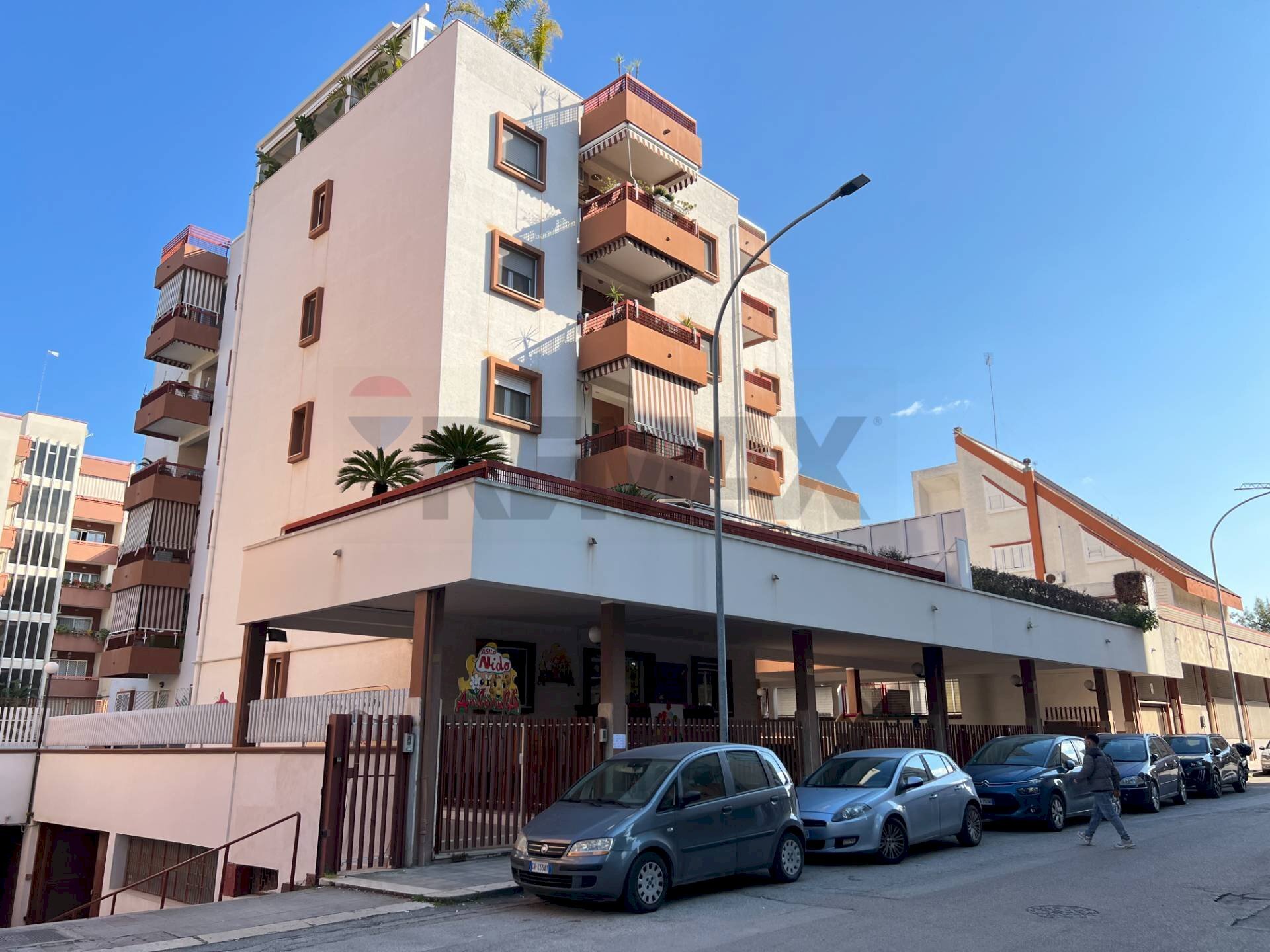 Edificio all\'aperto - Locale Commerciale Via Antonio Meucci
 
11, Barletta - foto 2