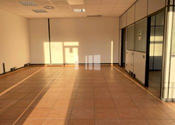 Foto 2 - Locale Commerciale Via Gramsci
 
65, Giulianova - foto 2