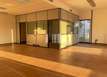 Foto 3 - Locale Commerciale Via Gramsci
 
65, Giulianova - foto 3