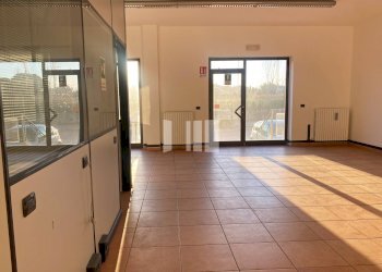 Foto 14 - Locale Commerciale Via Gramsci
 
65, Giulianova - foto 14