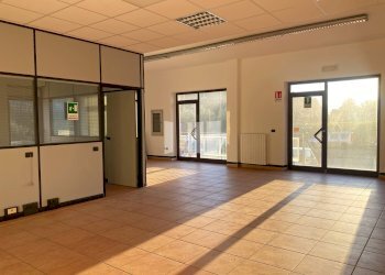 Foto 17 - Locale Commerciale Via Gramsci
 
65, Giulianova - foto 17