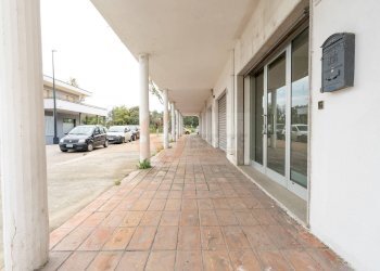 Foto 1 - Locale Commerciale Via Meucci
 
14, Olbia - foto 1