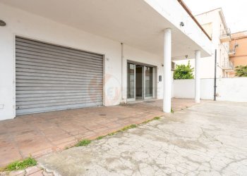 Foto 3 - Locale Commerciale Via Meucci
 
14, Olbia - foto 3