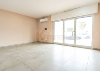 Foto 9 - Locale Commerciale Via Meucci
 
14, Olbia - foto 9