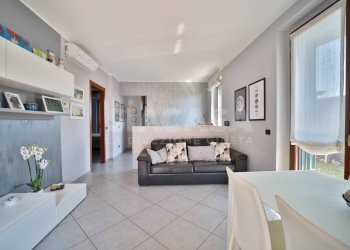 Foto 4 - Trilocale VIA SANDRO PERTINI
 
29, Roncello - foto 4