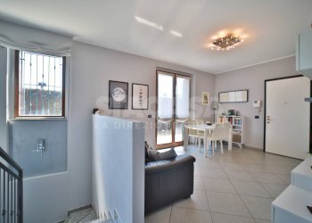 Foto 5 - Trilocale VIA SANDRO PERTINI
 
29, Roncello - foto 5