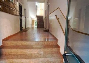 Interno palazzo - Warehouse via Carlo Cignani, Bologna (neighborhood Bolognina) - photo 1