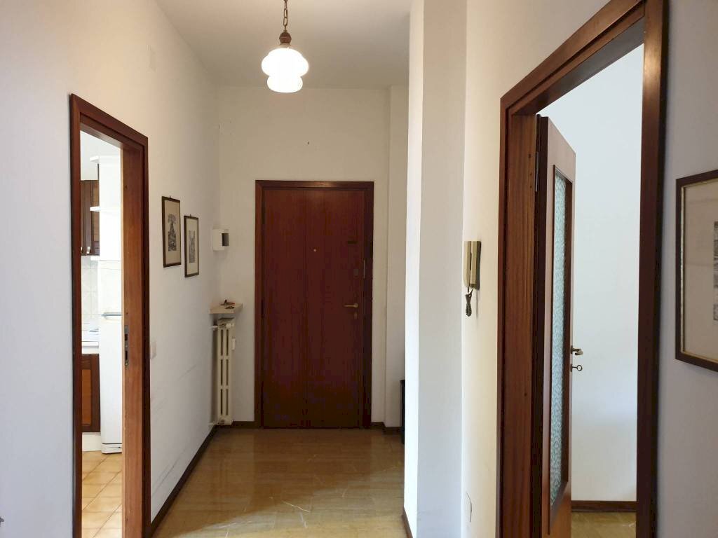 Ingresso - Four-room apartment strada Matteo Renato Imbriani, 69, Parma (neighborhood Oltretorrente) - photo 2