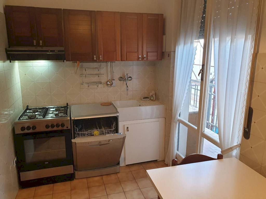 Cucina - Four-room apartment strada Matteo Renato Imbriani, 69, Parma (neighborhood Oltretorrente) - photo 3