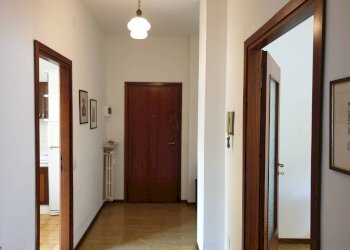 Ingresso - Four-room apartment strada Matteo Renato Imbriani, 69, Parma (neighborhood Oltretorrente) - photo 2