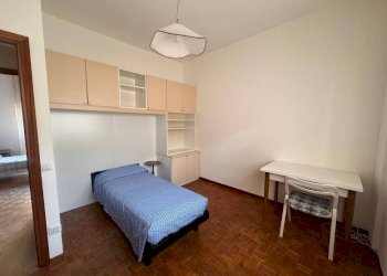 Camera da letto - Four-room apartment strada Matteo Renato Imbriani, 69, Parma (neighborhood Oltretorrente) - photo 14