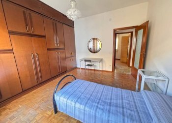 Camera da letto - Four-room apartment strada Matteo Renato Imbriani, 69, Parma (neighborhood Oltretorrente) - photo 20