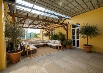 Terrazzo - Three-room apartment via Carlo Carcano, 2, Varese (neighborhood Biumo Inferiore) - photo 6