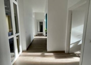 Corridoio - Three-room apartment via Carlo Carcano, 2, Varese (neighborhood Biumo Inferiore) - photo 7