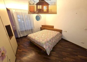 Camera da letto - Casa indipendente via Pistoiese, 100A, Campi Bisenzio - foto 2
