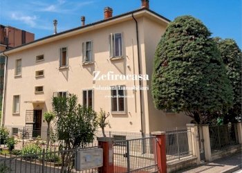 Facciata - Villa Bologna (zona Corticella) - foto 1