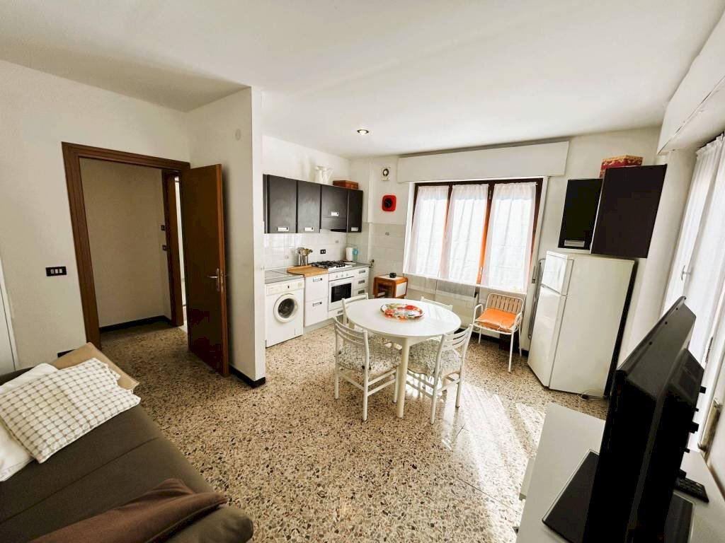 Salone - Trilocale strada Provinciale di Rovegno, Rovegno - foto 2