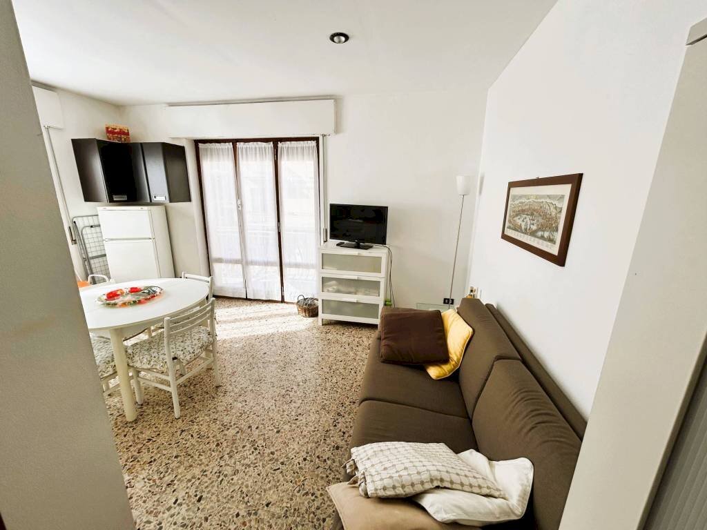 Salone - Trilocale strada Provinciale di Rovegno, Rovegno - foto 3