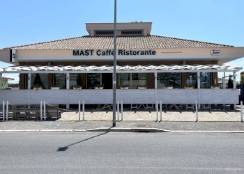 Foto 1 - Attività Commerciale Via Trincea delle Frasche
 
65, Fiumicino - foto 1