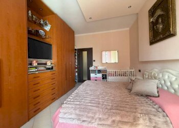 Camera da letto - Bilocale via Renato Martorelli, 79, Torino (zona Barriera Milano) - foto 10