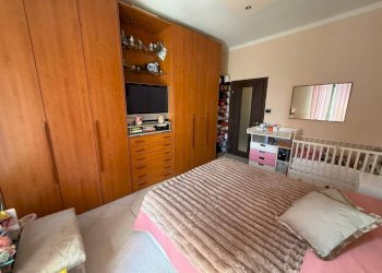 Camera da letto - Bilocale via Renato Martorelli, 79, Torino (zona Barriera Milano) - foto 11