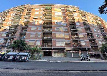 Facciata - Trilocale via Pasquale Revoltella, Roma - foto 19