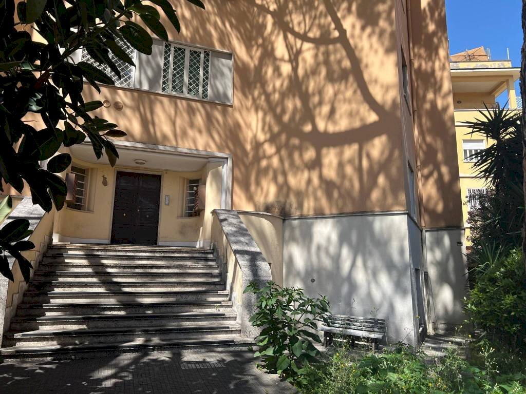 Giardino - Trilocale via Girolamo Dandini, 16, Roma - foto 2