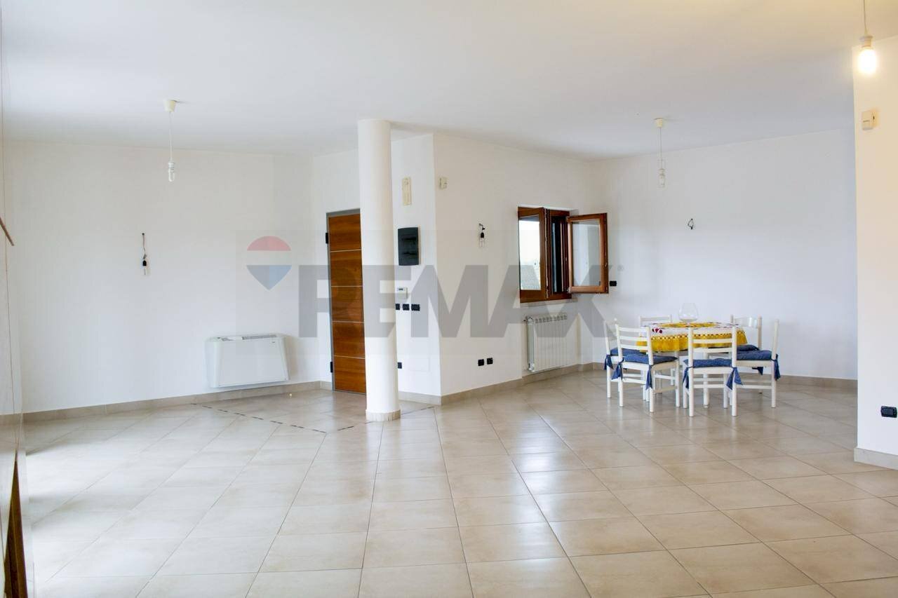 Sala da pranzo - Independent house via termine
 
77, Pignataro Interamna - photo 1