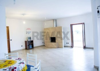 Soggiorno - Casa indipendente via termine
 
77, Pignataro Interamna - foto 10