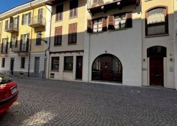 Facciata - Attività Commerciale Cuneo (zona Centro) - foto 2