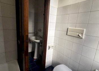 Bagno - Attività Commerciale Cuneo (zona Centro) - foto 13