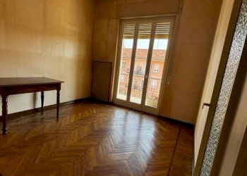 Camera da letto - Appartamento via Piero Gobetti, 8, Cuneo (zona Donatello) - foto 21