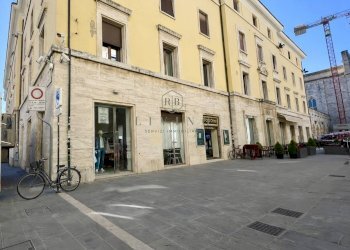 Foto 1 - Locale Commerciale Via del Trivio
 
1, Ascoli Piceno - foto 1