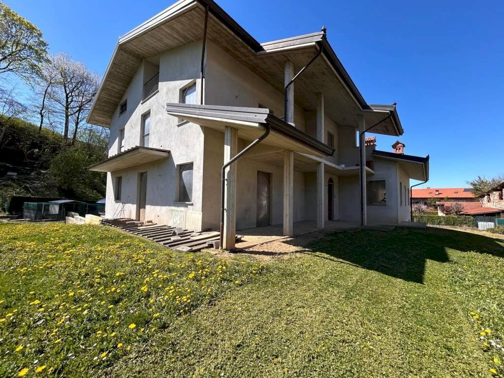 Facciata - Villa via Fratelli Bottero, 1, Chiusa di Pesio - foto 3