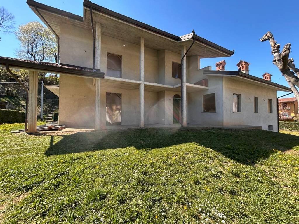 Facciata - Villa via Fratelli Bottero, 1, Chiusa di Pesio - foto 1