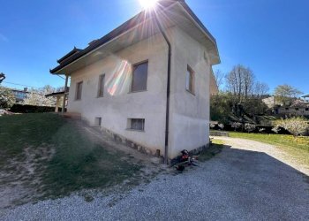Facciata - Villa via Fratelli Bottero, 1, Chiusa di Pesio - foto 4