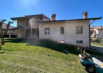 Facciata - Villa via Fratelli Bottero, 1, Chiusa di Pesio - foto 2
