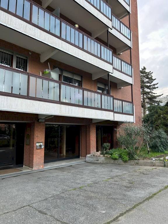 Facciata - Stable - Palace via Cimabue, 3, Torino (neighborhood Mirafiori Nord) - photo 2
