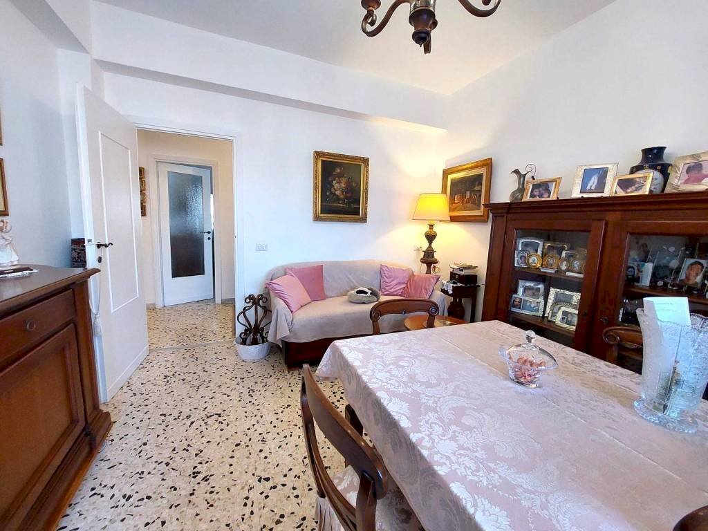 Salone - Appartamento via Varese, Anzio - foto 3