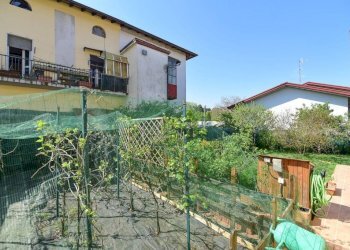 Giardino - Trilocale via Borromeo, 13, Casatenovo - foto 4