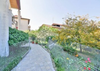 Giardino - Trilocale via Borromeo, 13, Casatenovo - foto 6