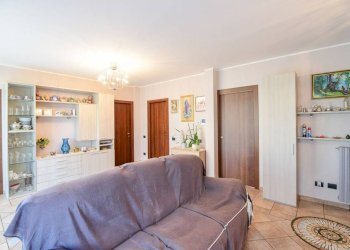 Salone - Trilocale via Borromeo, 13, Casatenovo - foto 8