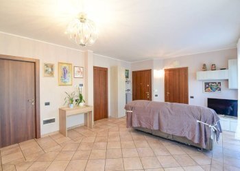 Salone - Trilocale via Borromeo, 13, Casatenovo - foto 9