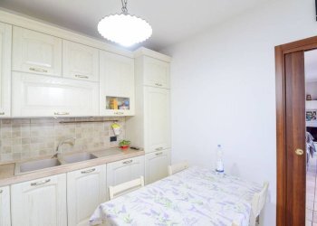 Cucina - Trilocale via Borromeo, 13, Casatenovo - foto 12