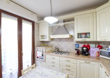 Cucina - Trilocale via Borromeo, 13, Casatenovo - foto 13