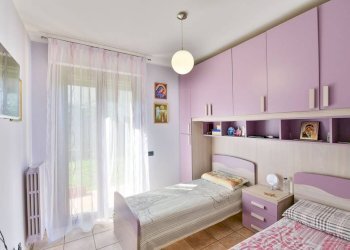 Camera da letto - Trilocale via Borromeo, 13, Casatenovo - foto 14