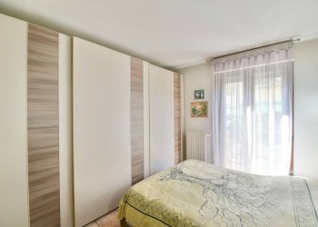 Camera da letto - Trilocale via Borromeo, 13, Casatenovo - foto 19