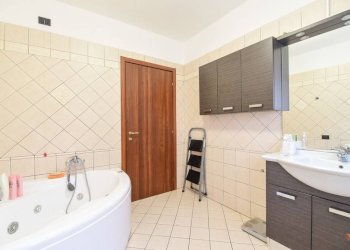 Bagno - Trilocale via Borromeo, 13, Casatenovo - foto 22